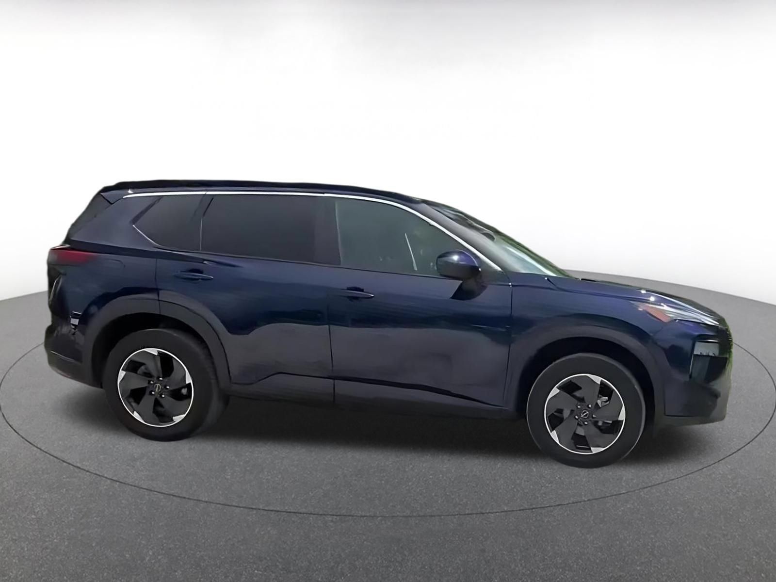 Used 2025 Nissan Rogue SV FWD image 15
