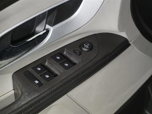 Used 2010 Chevrolet Equinox LS image 11