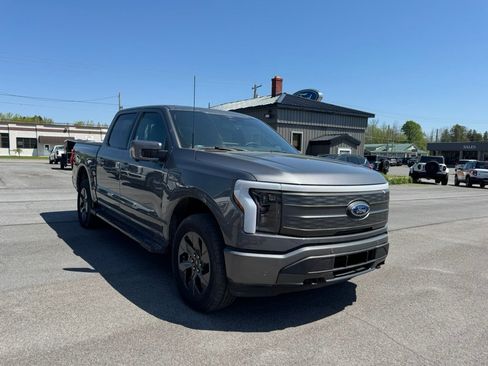 New 2023 Ford F150 Lightning Lariat AWD/4WD image 3