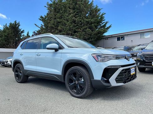 New 2025 Volkswagen Taos SEL image 2