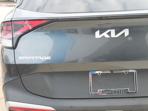 Used 2023 Kia Sportage EX image 5