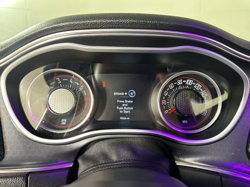 Used 2016 Dodge Challenger R/T Scat Pack w/ Leather Interior Group RWD image 25