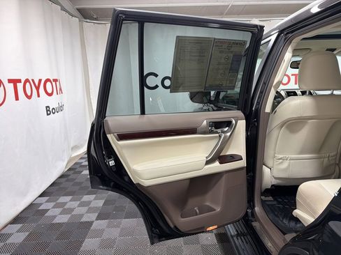 Used 2019 Lexus GX 460 Premium w/ Premium Package AWD/4WD image 19