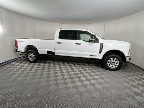 Used 2024 Ford F350 XLT image 5