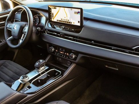 New 2026 Mitsubishi Outlander AWD image 43