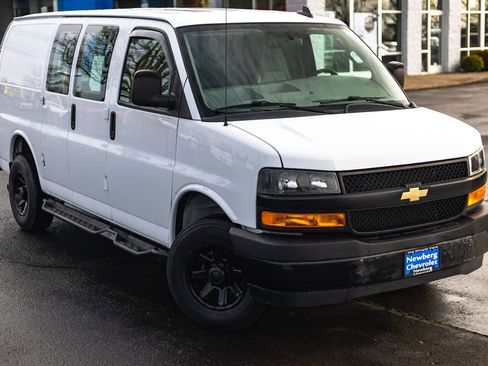 Used 2022 Chevrolet Express 2500 w/ Driver Convenience Package image 2