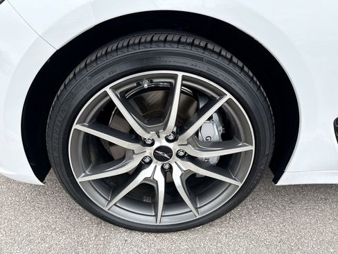 Used 2025 Genesis G70 2.5T image 18