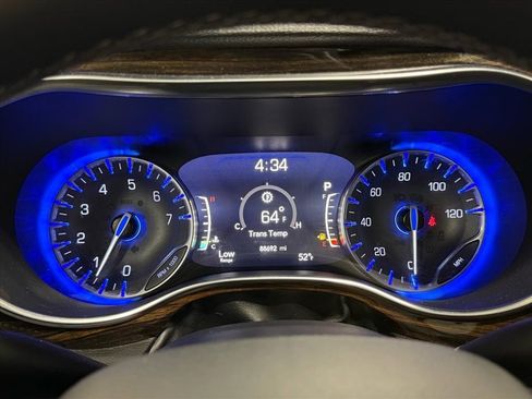 Used 2022 Chrysler Pacifica Limited image 21