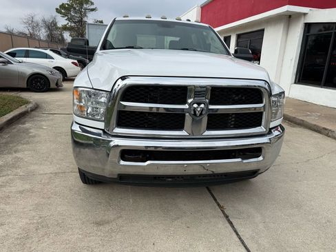 Used 2018 RAM 3500 Tradesman w/ Chrome Appearance Group image 2