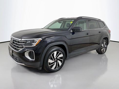 Used 2024 Volkswagen Atlas SE AWD/4WD image 4