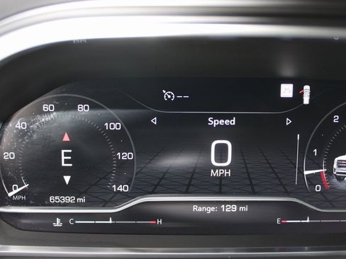 Used 2023 GMC Yukon SLT w/ SLT Luxury Package image 15