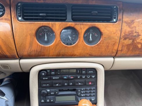 Used 2000 Jaguar XK8 Convertible RWD image 18