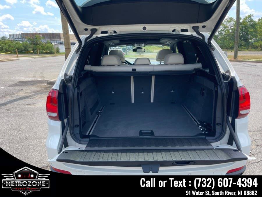 Used 2017 BMW X5 xDrive50i w/ Executive Package AWD/4WD image 19