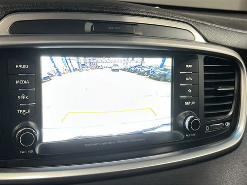 Used 2019 Kia Sorento EX w/ EX Touring Package AWD/4WD image 16
