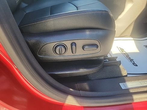 Used 2024 Chevrolet Equinox Premier image 29