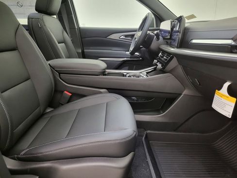 New 2026 Chevrolet Traverse LT w/ Sun and Wheel Package image 37