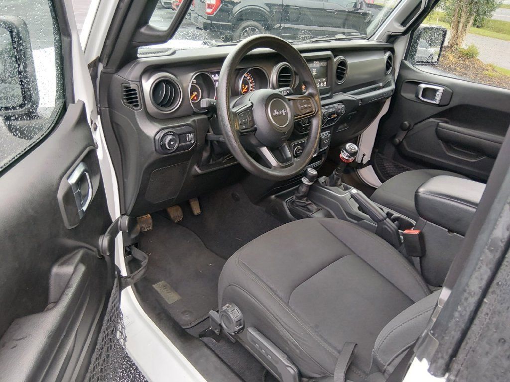 Used 2023 Jeep Wrangler Sport AWD/4WD image 10