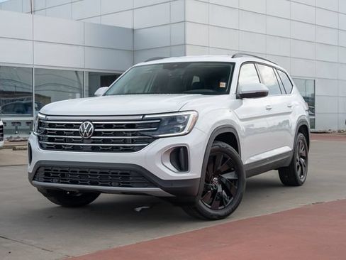 New 2026 Volkswagen Atlas SE FWD image 2