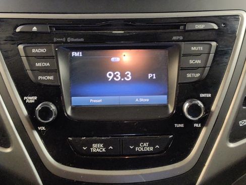 Used 2015 Hyundai Elantra SE w/ Option Group 03 FWD image 25
