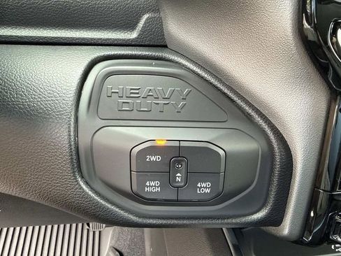 New 2026 RAM 3500 Laramie AWD/4WD image 32