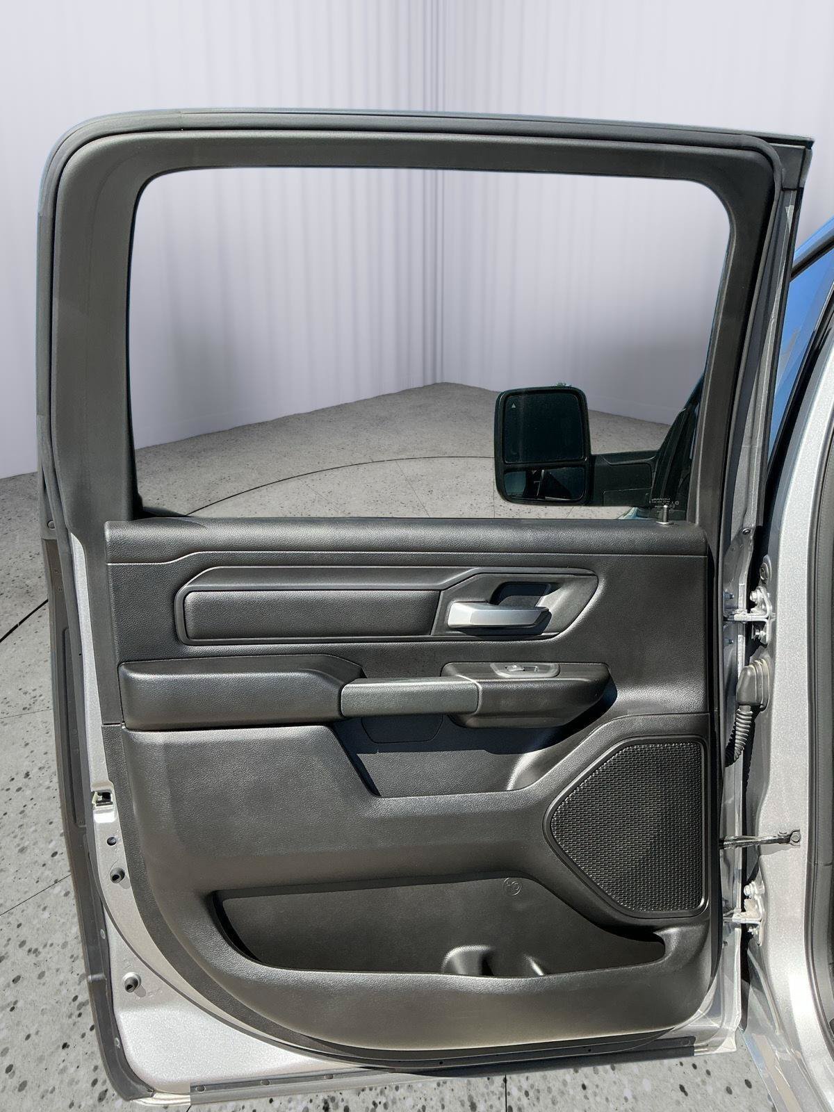 Used 2025 RAM 1500 Warlock AWD/4WD image 19