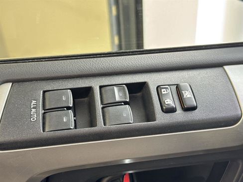 Used 2015 Toyota 4Runner Limited image 23