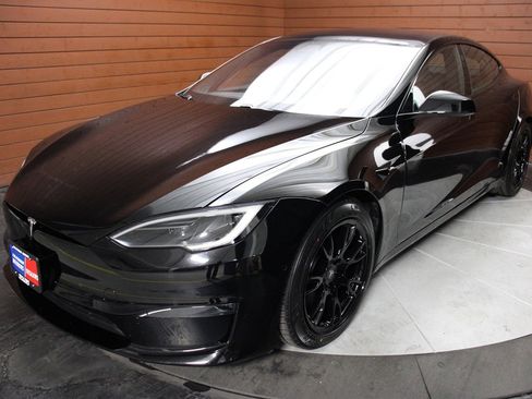 Used 2023 Tesla Model S AWD image 6