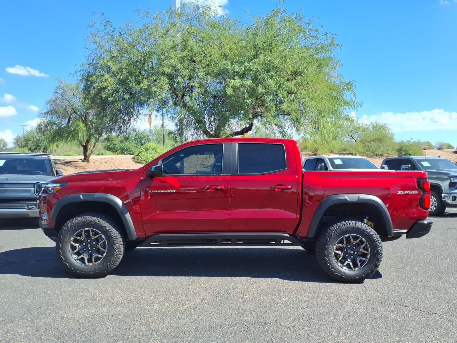 Used 2024 Chevrolet Colorado ZR2 w/ ZR2 Convenience Package III AWD/4WD image 10