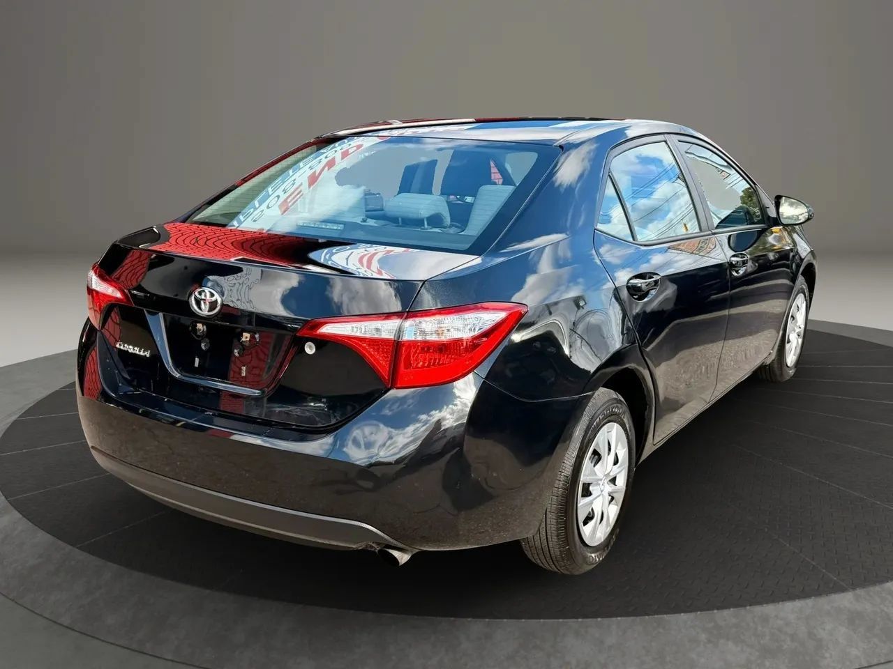 Used 2016 Toyota Corolla L FWD image 4