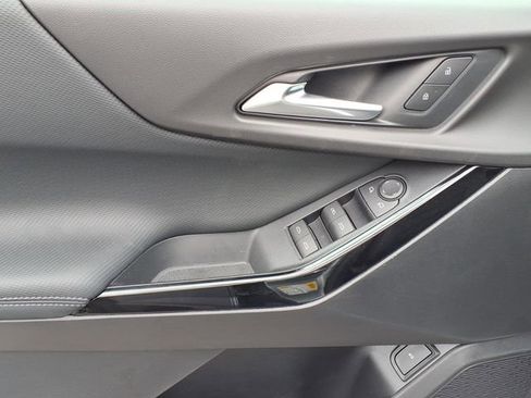 New 2026 Chevrolet Equinox LT w/ Convenience Package II FWD image 9