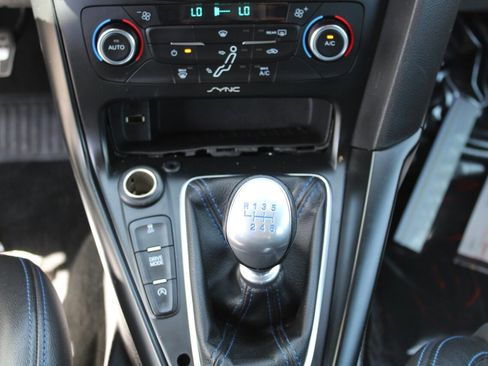 Used 2016 Ford Focus RS AWD/4WD image 29