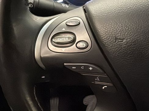 Used 2019 INFINITI Q70 Luxe image 13