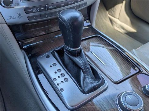 Used 2015 INFINITI Q70 L 3.7 w/ Deluxe Touring Package RWD image 12