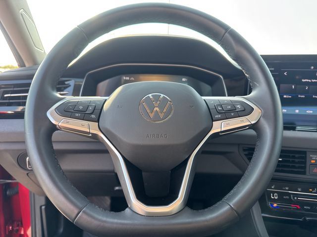 Used 2026 Volkswagen Jetta SE FWD image 23