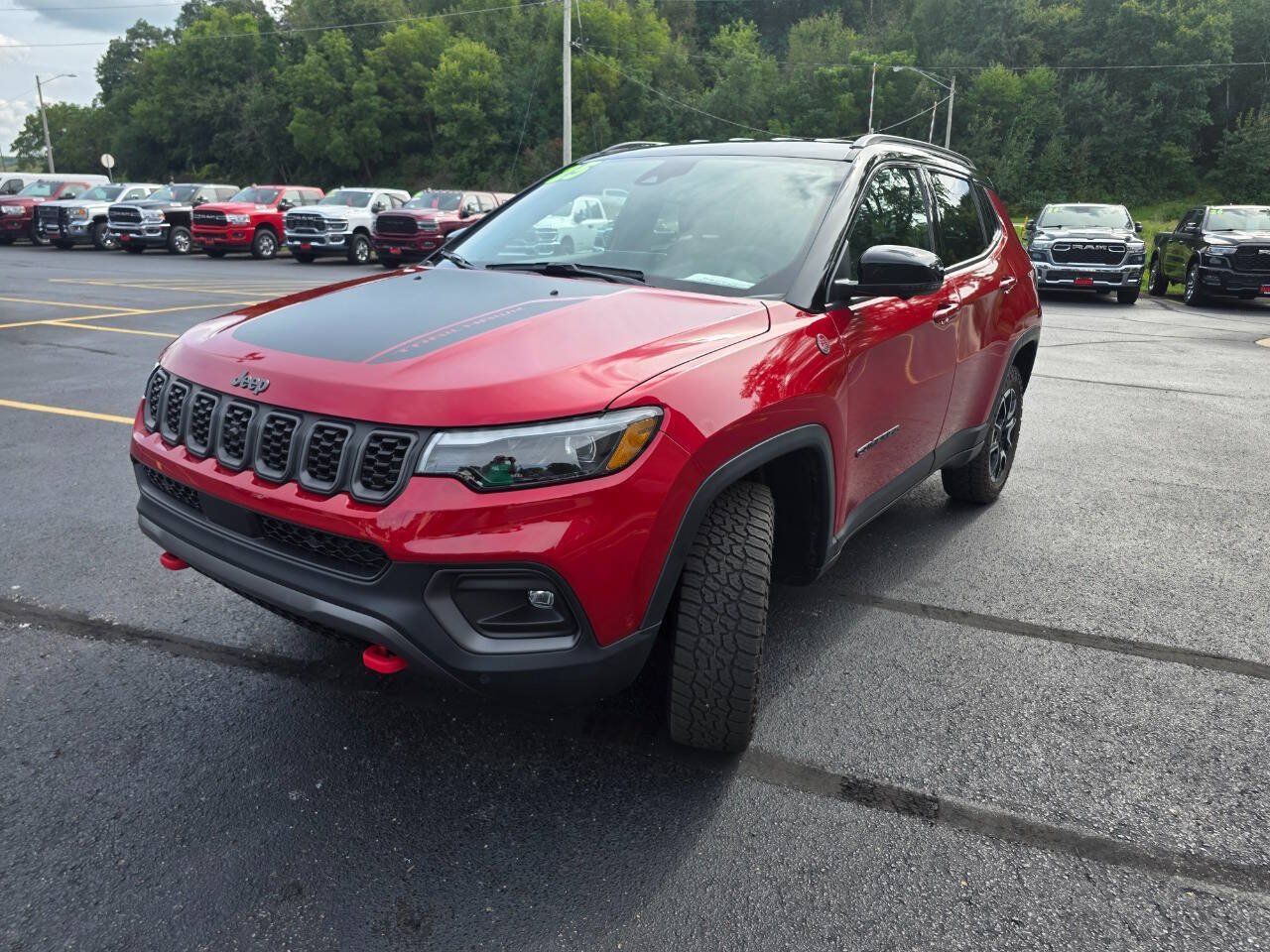 Used 2025 Jeep Compass Trailhawk w/ Trailhawk Elite Group AWD/4WD image 6