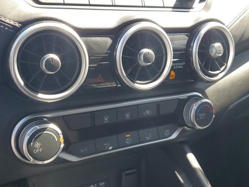 Used 2025 Nissan Sentra SV image 10