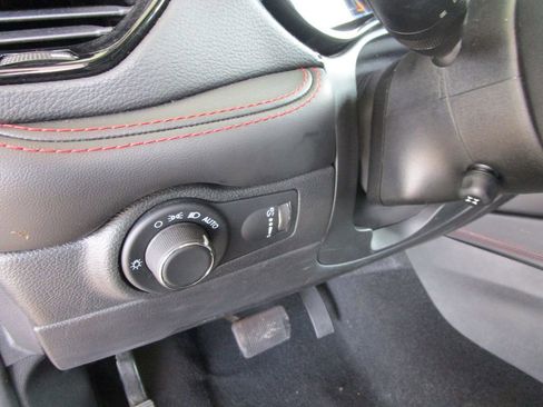 Used 2024 Dodge Durango GT image 27