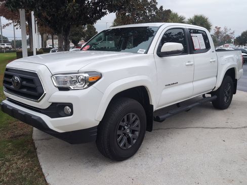 Certified 2023 Toyota Tacoma SR5 image 5