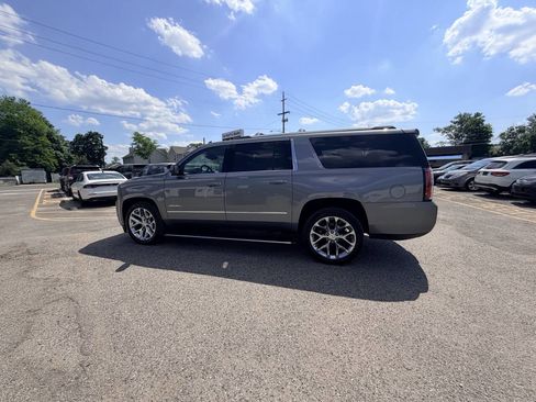 Used 2019 GMC Yukon XL Denali w/ Denali Ultimate Package AWD/4WD image 45