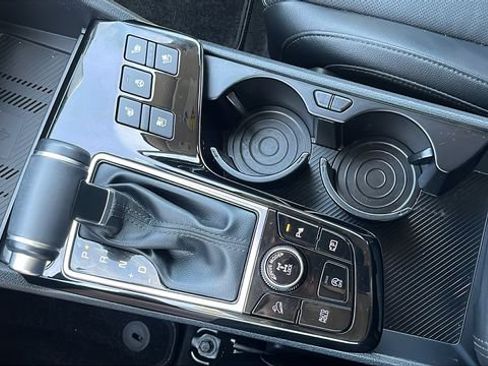 Used 2025 Kia Sportage SX AWD/4WD image 37