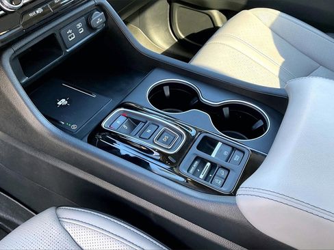 Used 2024 Honda Pilot Elite image 18