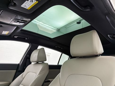Certified 2022 Kia Sportage Nightfall Edition w/ Nightfall Fwd Premium Package image 3