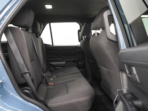 Used 2025 Toyota 4Runner SR5 AWD/4WD image 12