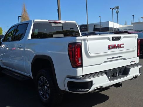 Used 2024 GMC Sierra 1500 AT4 w/ Technology Package AWD/4WD image 5