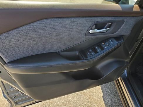 Certified 2023 Nissan Rogue SV image 16