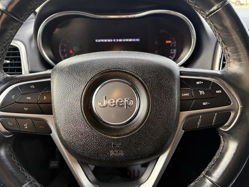 Used 2018 Jeep Grand Cherokee Laredo image 35