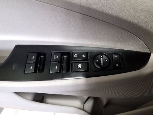 Used 2020 Hyundai Tucson SE image 13