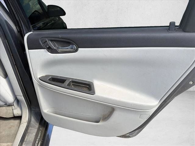 Used 2010 Chevrolet Impala LT FWD image 17