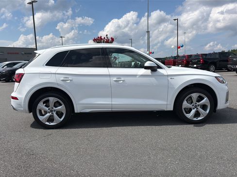 Used 2022 Audi Q5 2.0T Premium Plus w/ Premium Plus Package AWD/4WD image 4
