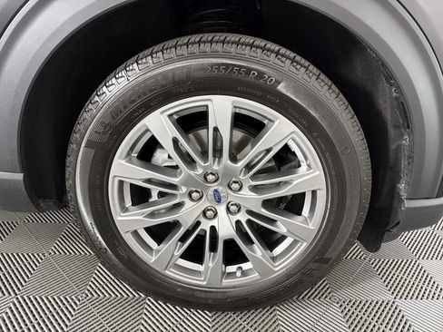 Used 2025 Ford Explorer Platinum image 10